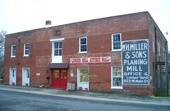 Street View image of the Lumber Mill Antique Mall, Madison Historic District, Indiana, Kentucky, Ohio River Town, 721 W. 1st Street, First Street, Madison Indiana 47250