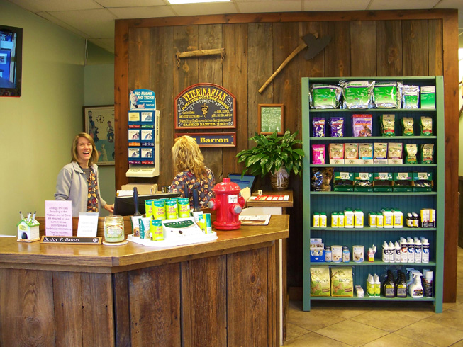 Madison Veterinary Animal Clinic and Pet Shop, full service veterinary clinic, pet supplies, pet foods, pet grooming services and quipment from Dr Foster, 825 W. Main Street, Madison Indiana 47250, 812-265-2300.