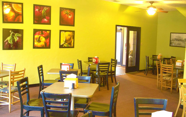 Large dining room at The Red Pepper, Deli, Cafe, Catering and Pizza, 902 W. Main Street, Madison Indiana 47250, 812-265-3354.